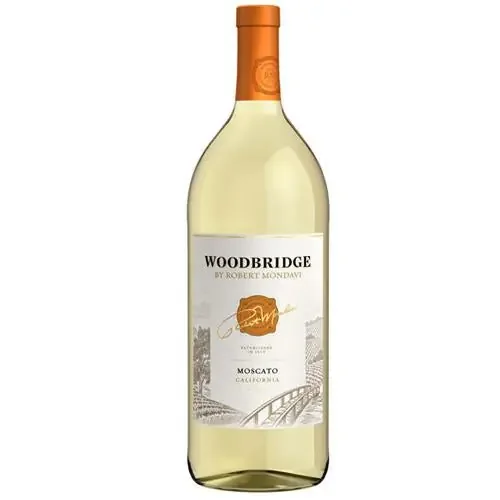 Woodbridge Moscato – 1.5L